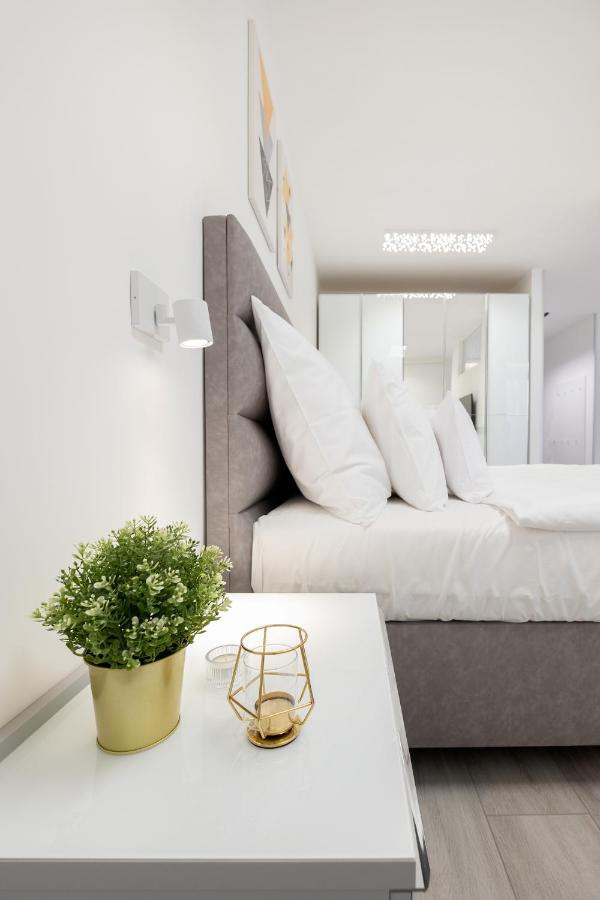 Divat Apartments - Central Smart Homes Győr Exterior foto