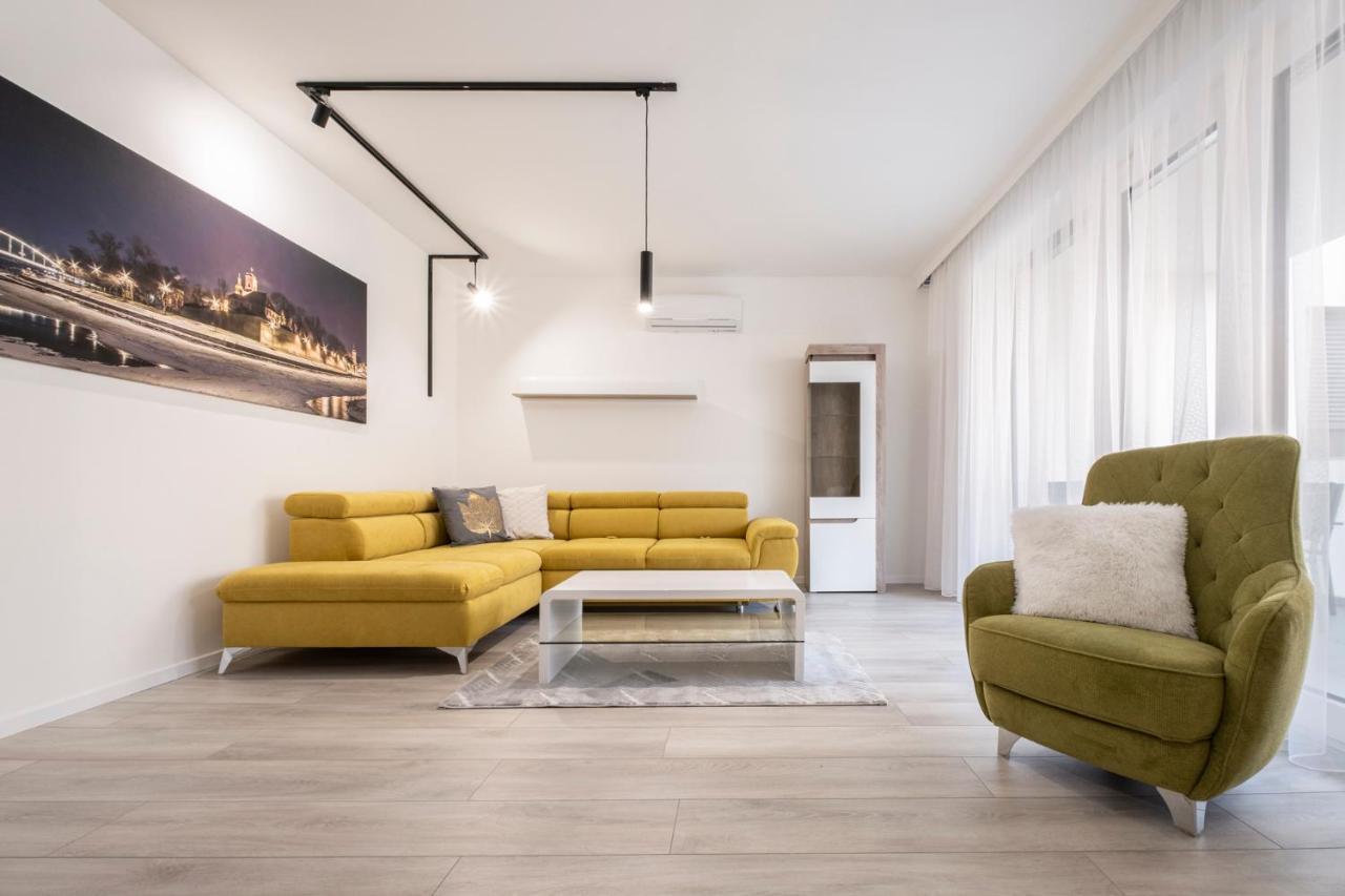 Divat Apartments - Central Smart Homes Győr Exterior foto